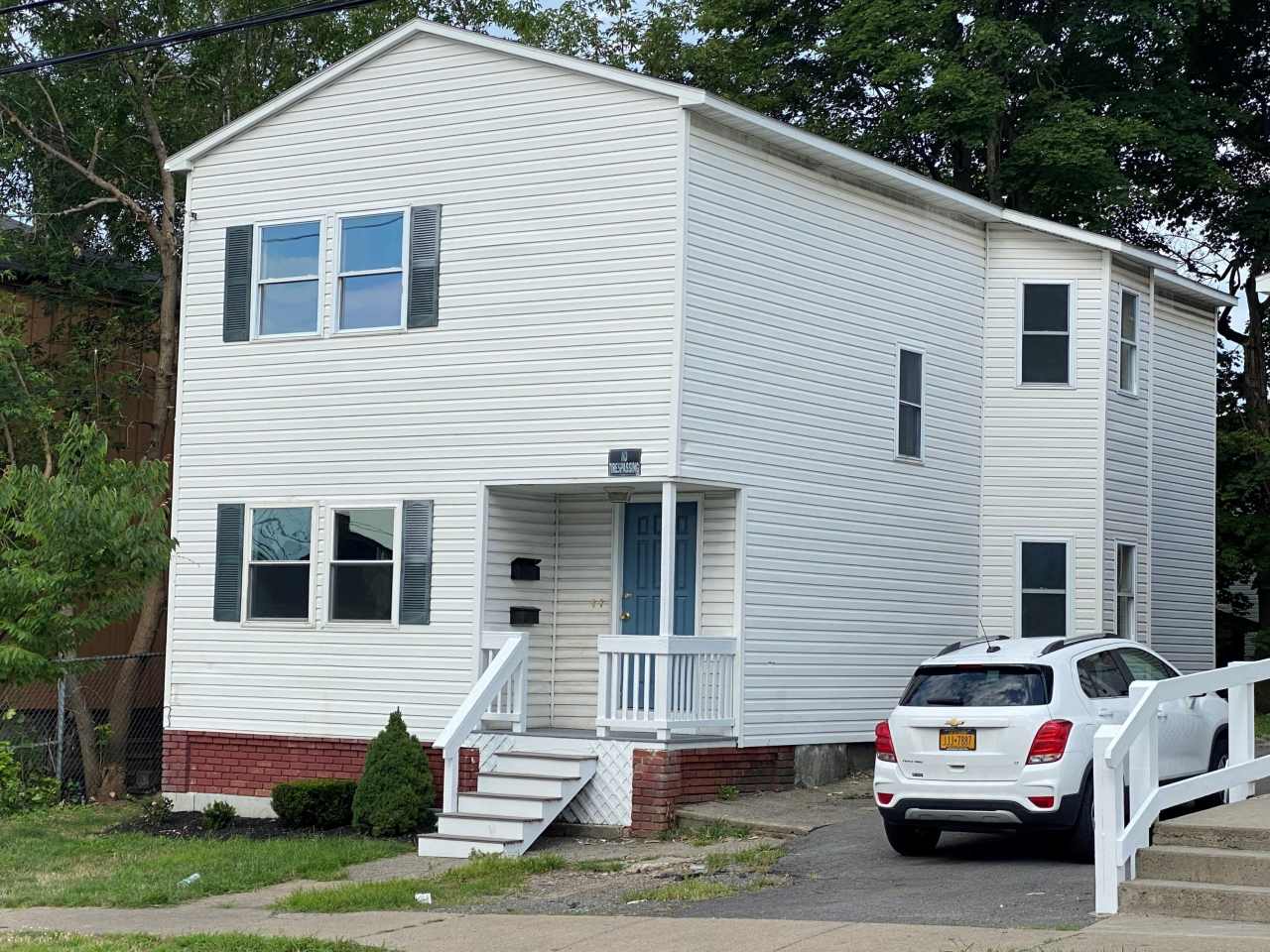 205 Columbus Ave - Apt 1 Rm 1