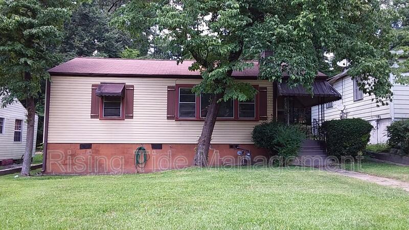 1636 8th Ct W