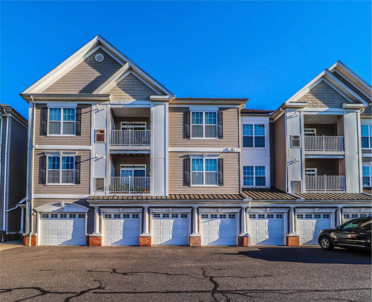 3223 Edward Stec Blvd