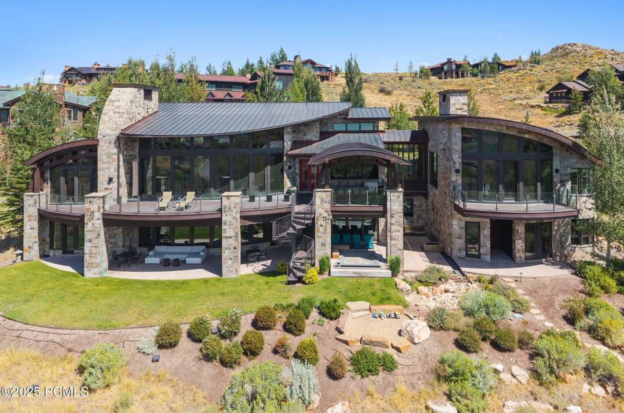 8635 N Sunset Circle