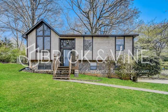 851 25th Avenue Northeast