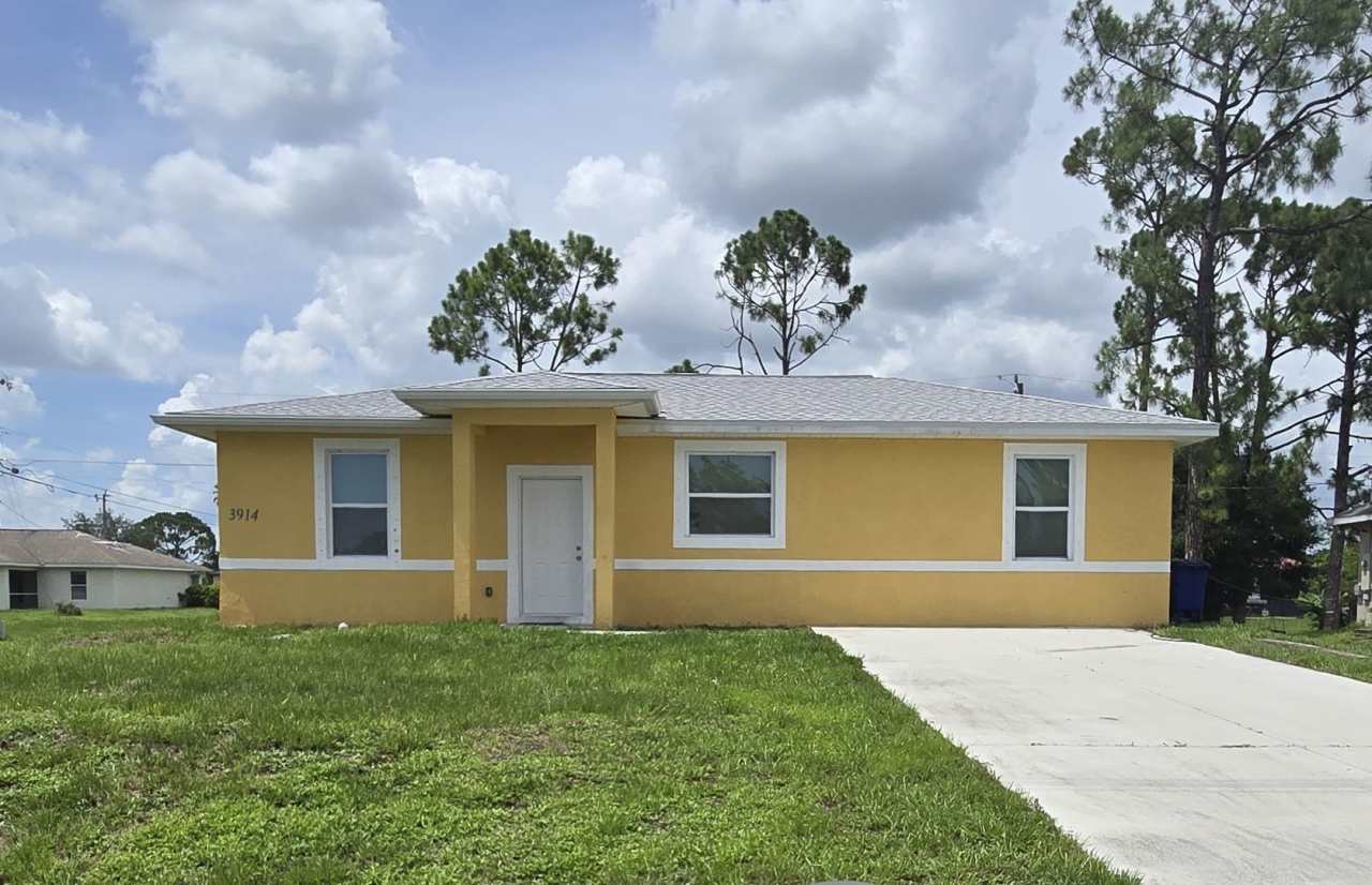 GREAT SW LEHIGH LOCATION-THREE BEDROOM -2 BATH-MOVE IN READY