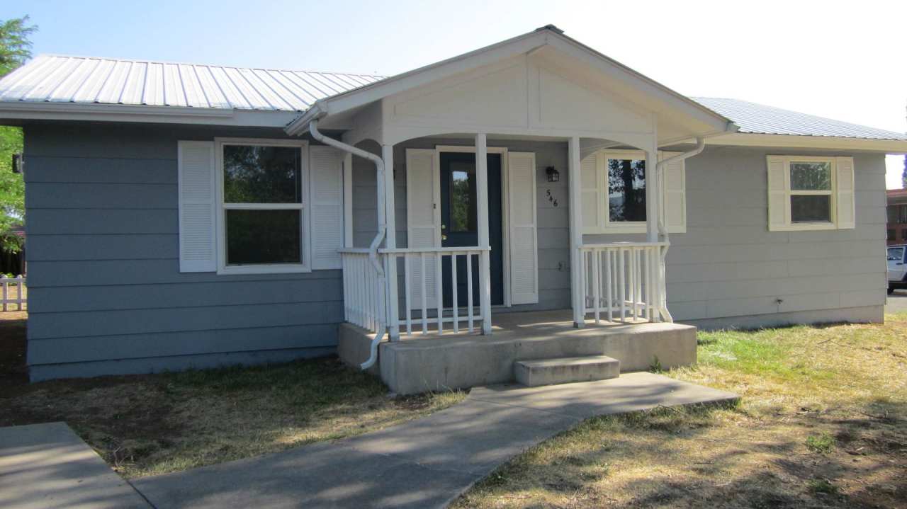 Newly Remodeled 3 Bedroom, 2 Bath Home on Montezuma Avenue