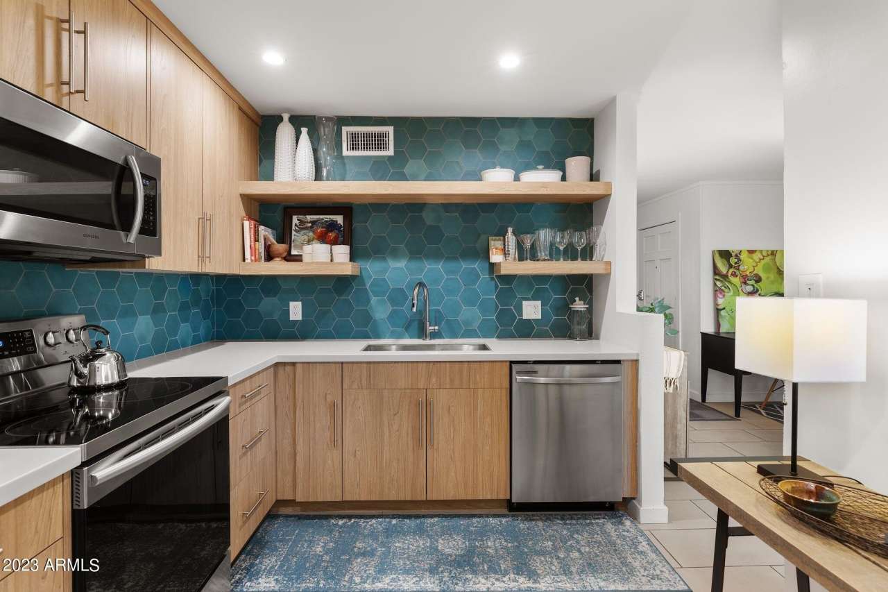 4201 E CAMELBACK Road