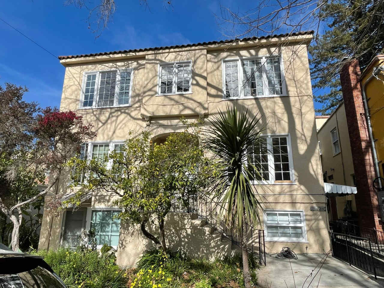 North side, quiet and spacious one bedroom is walking distance to the north side of the UC Berkeley Campus.