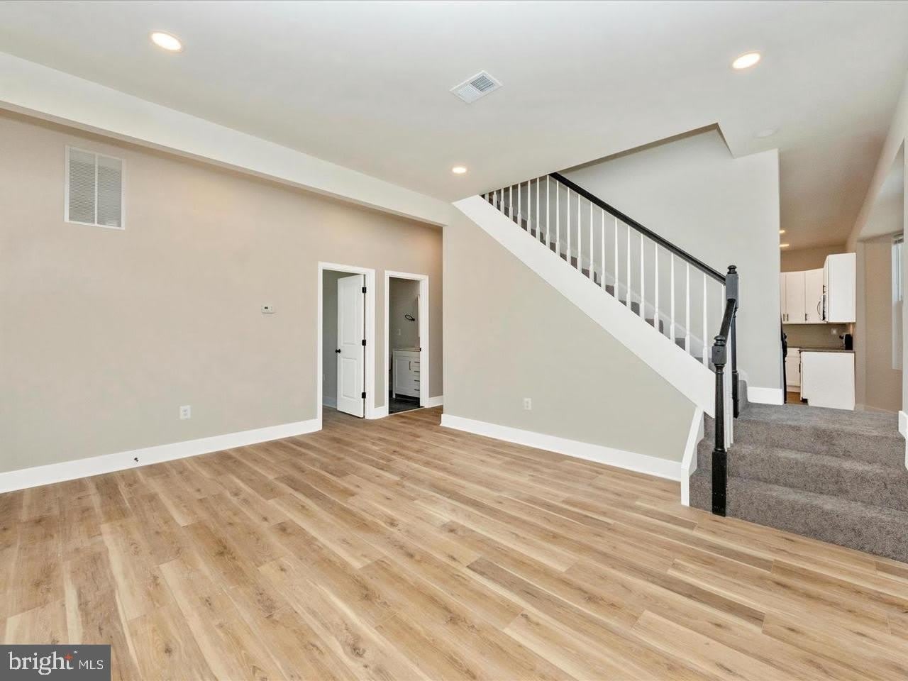 2919 WOODLAND Avenue