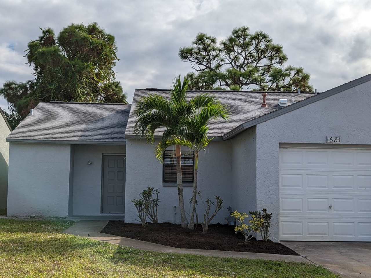 1/2 Duplex, Great Rental, 2/2