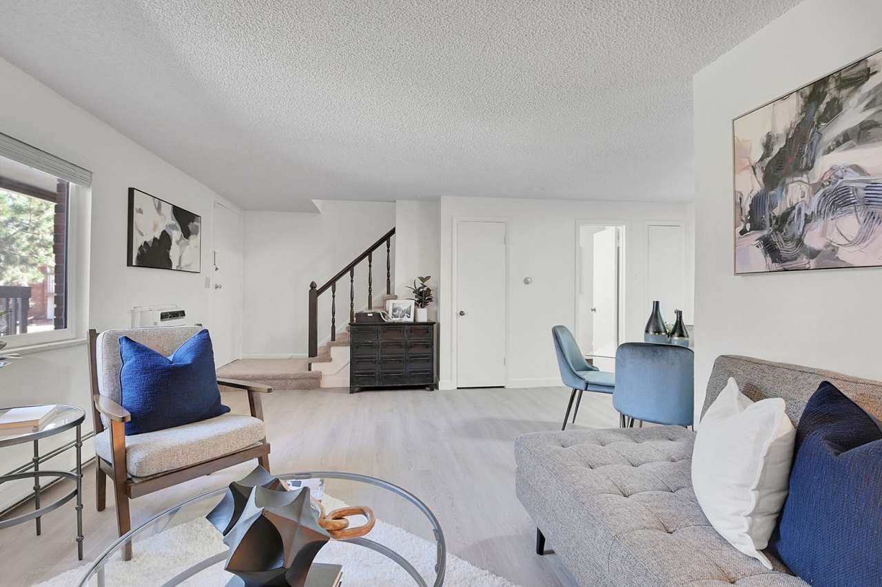 WARREN SQUARE BEAUTY