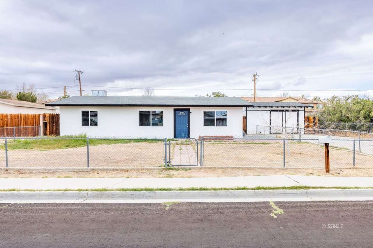 Beautiful fully remodeled 3 bedroom