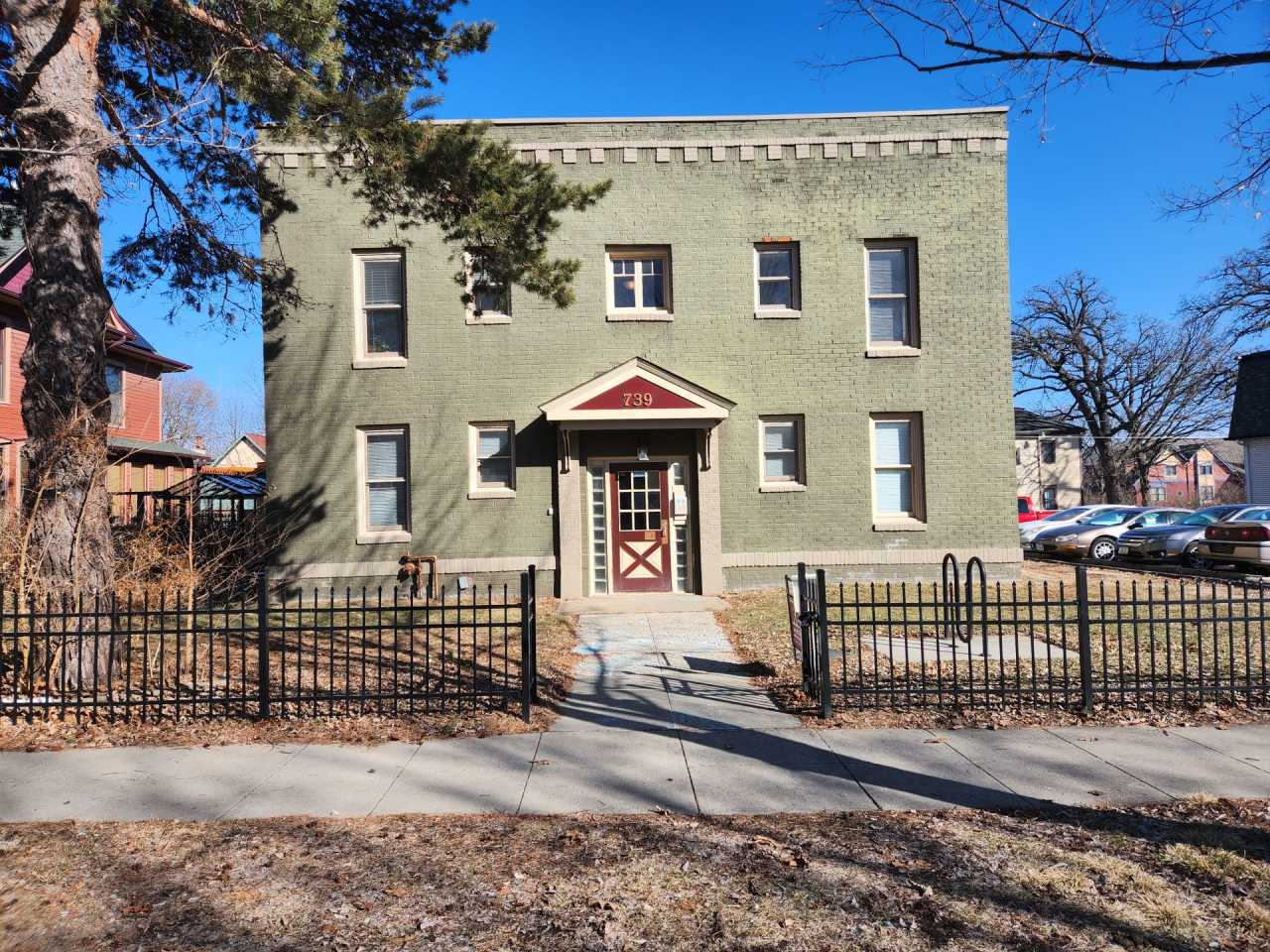 1 Bedroom in the Beautiful Sherman Hills Area!