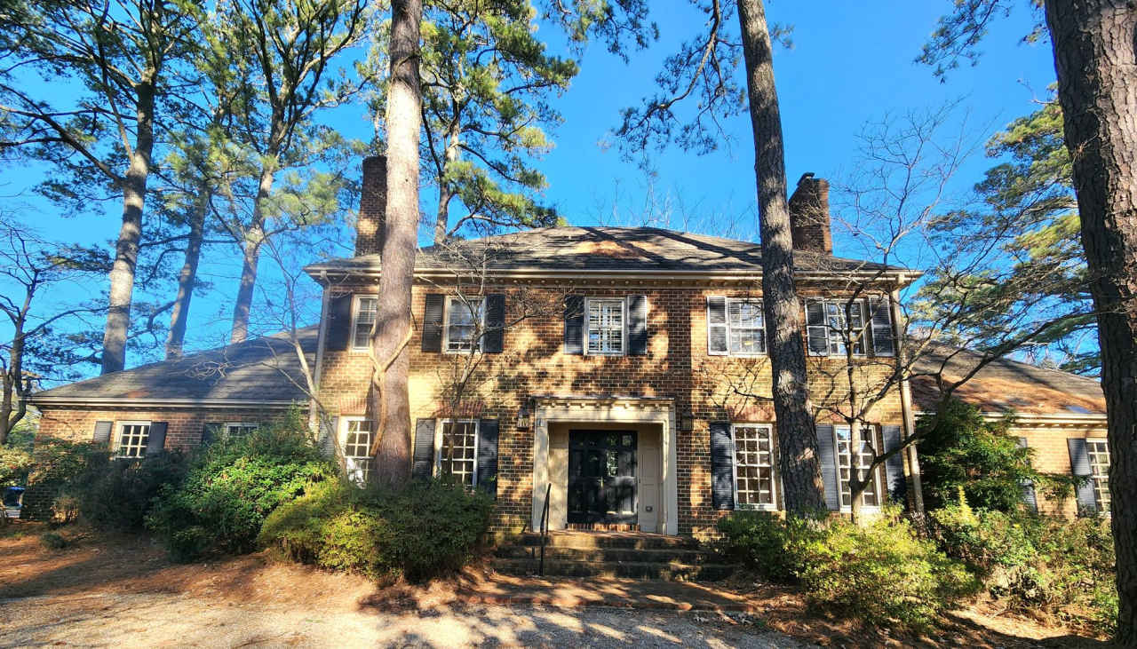 Sprawling Home in Bay Colony