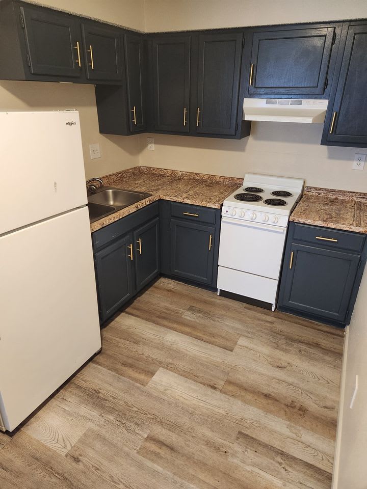 3330 W. Zoo Blvd., 339