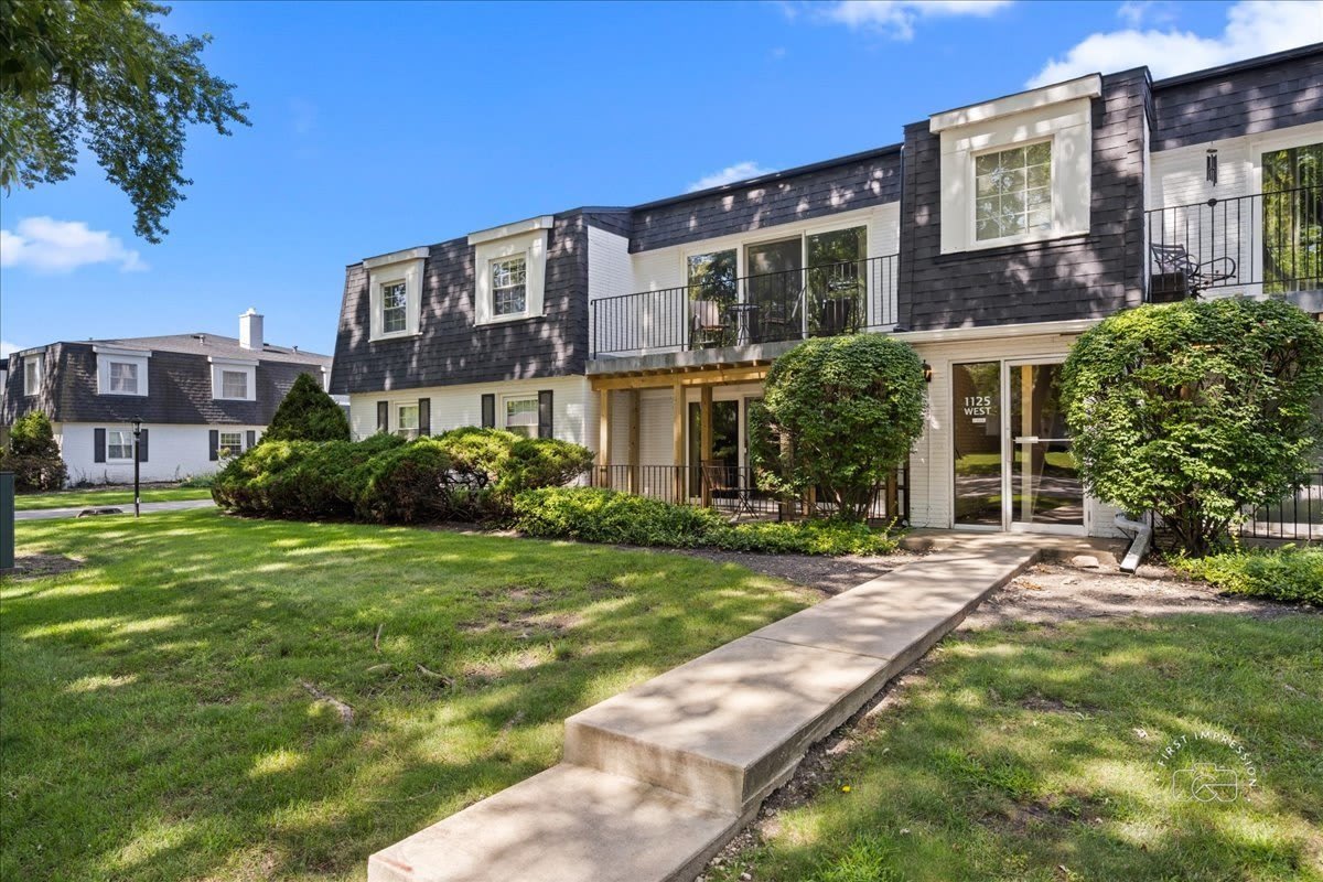 1125 Royal Saint George Drive