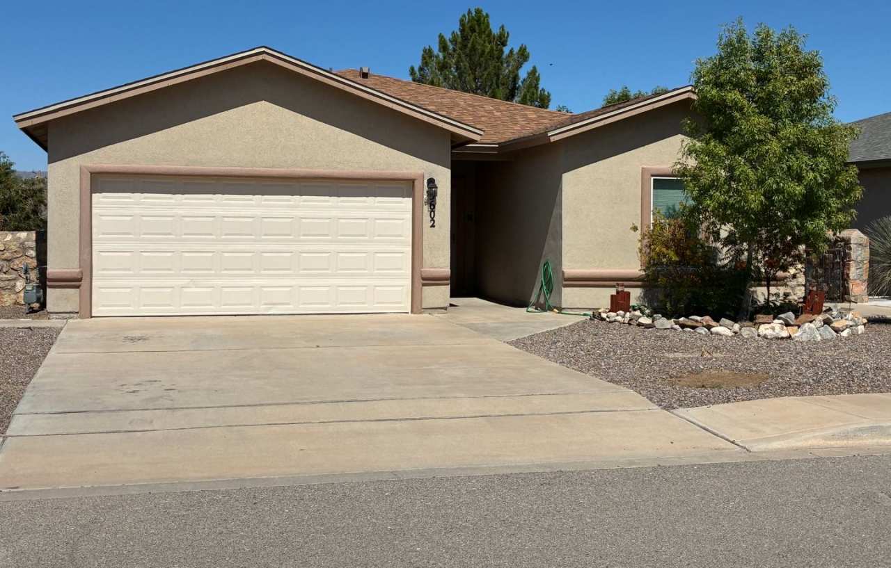 Santa Teresa Beauty 3 Bedrooms plus 2 and 1/2 Baths