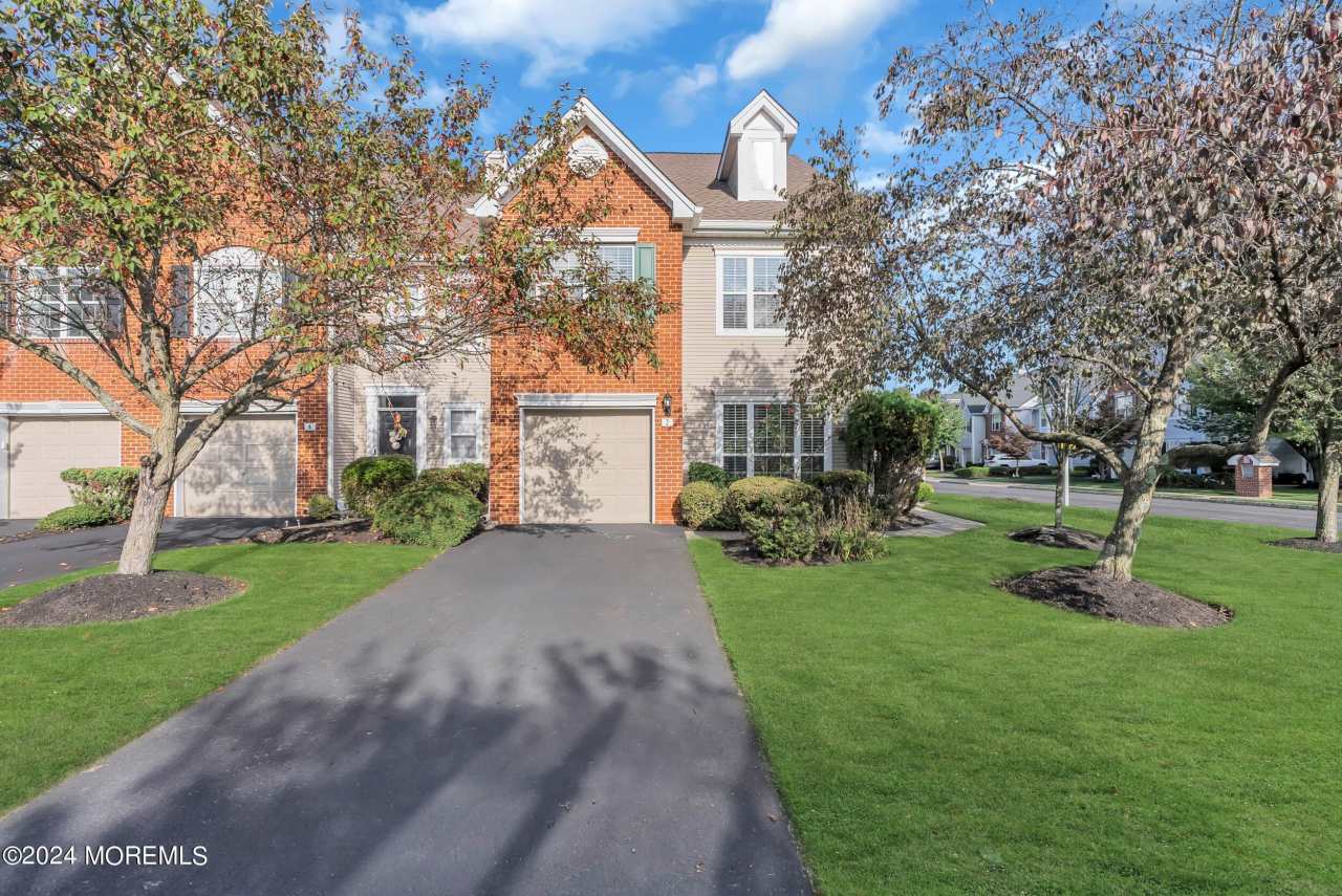 2 Charles Court unit: 3501