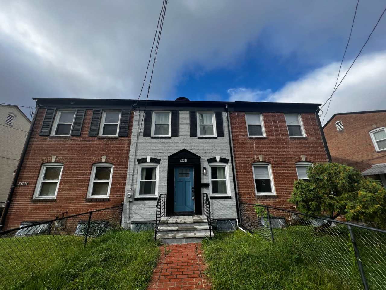 Lovely 2 BR/2 BA Townhome in Riggs Park!