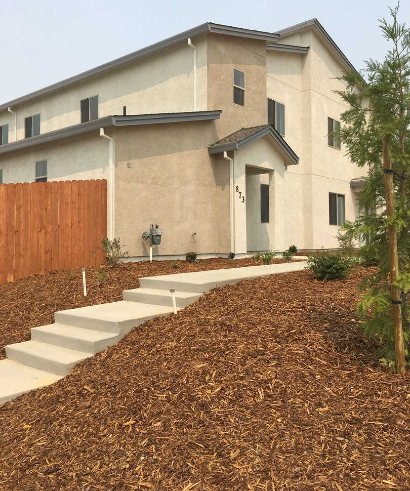 4 Bedroom West Redding Townhome- MOVE IN TODAY!