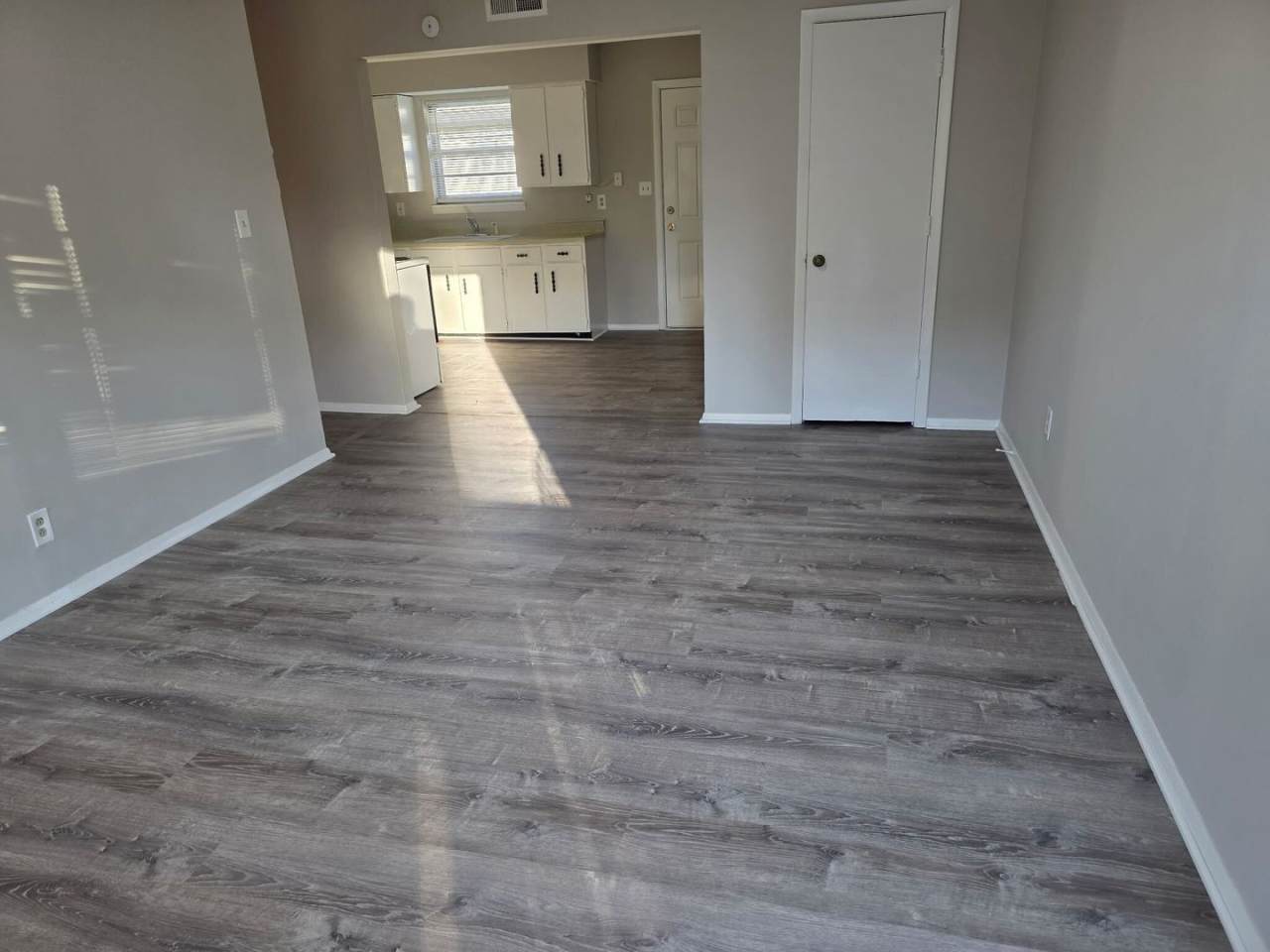 Nice 2 bedroom, 1 bath Fourplex