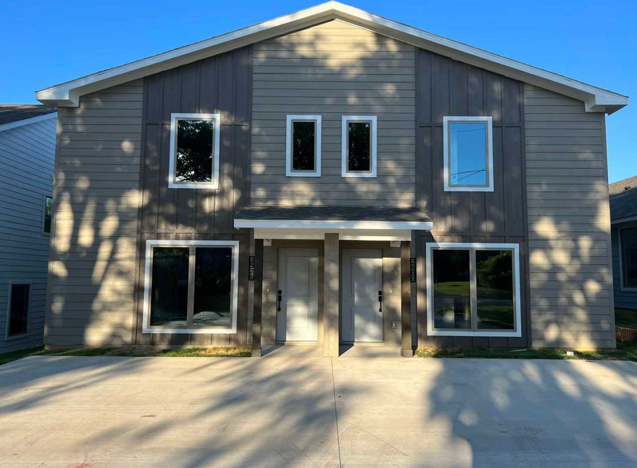 2526-2600 South Fannin Avenue