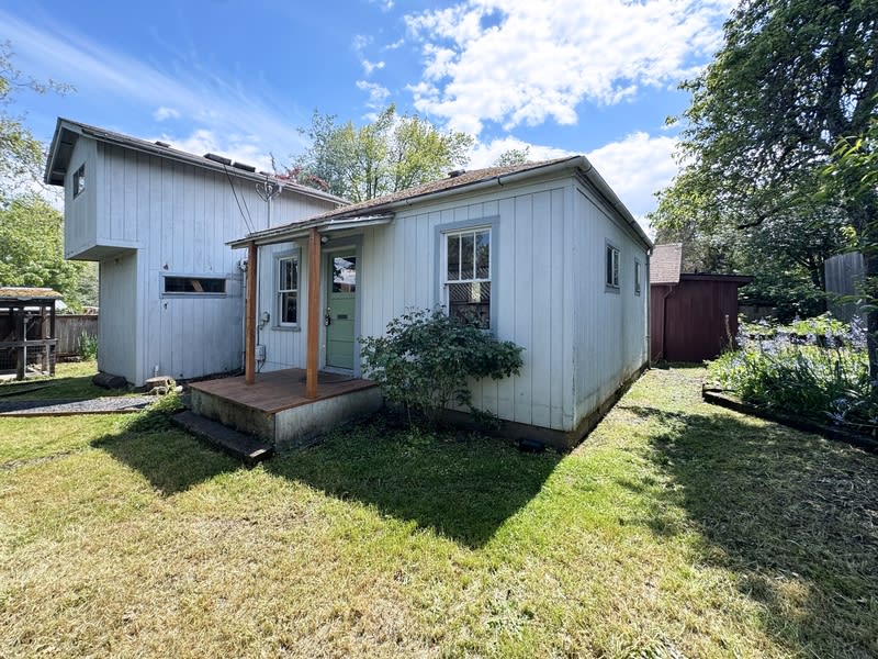 310 1/2 East 31st Avenue