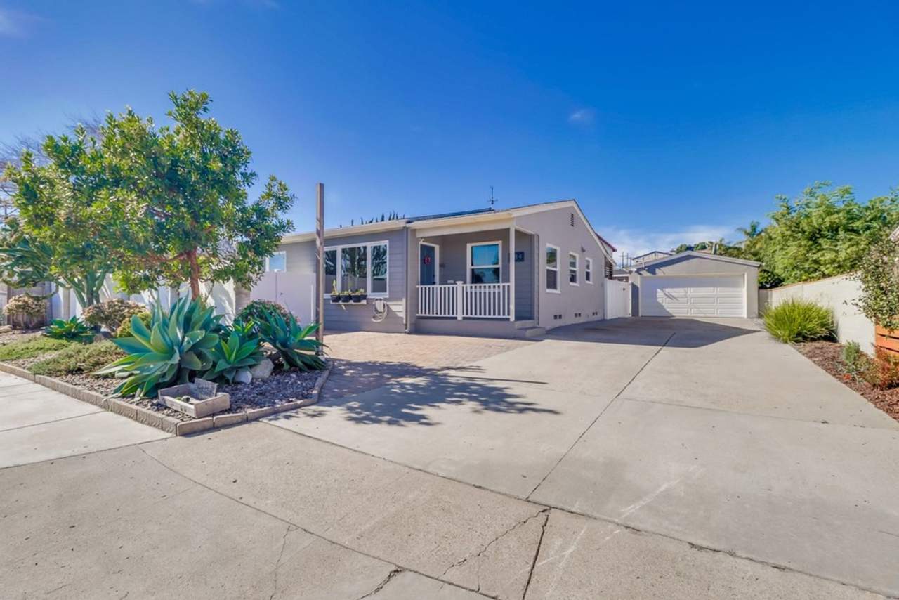 ***VACATION HOME AVAILABLE FROM FEBRUARY 1ST- OCTOBER 31ST*** MONTH TO MONTH