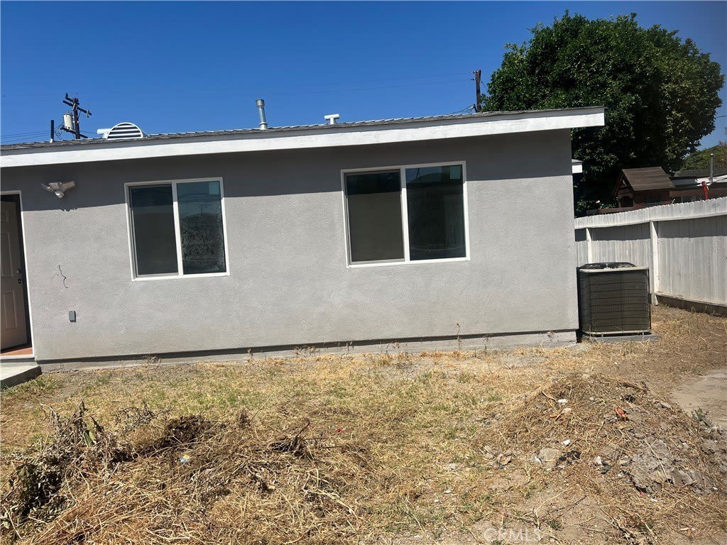 124 W Stueckle Avenue