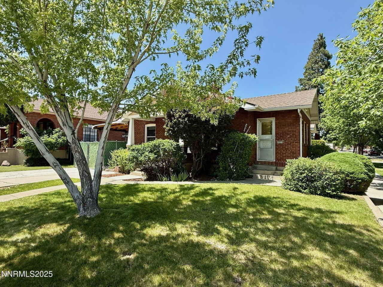 609 W 10th Street unit: #1