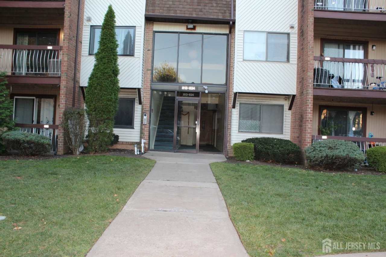 820 Edison Glen Terrace