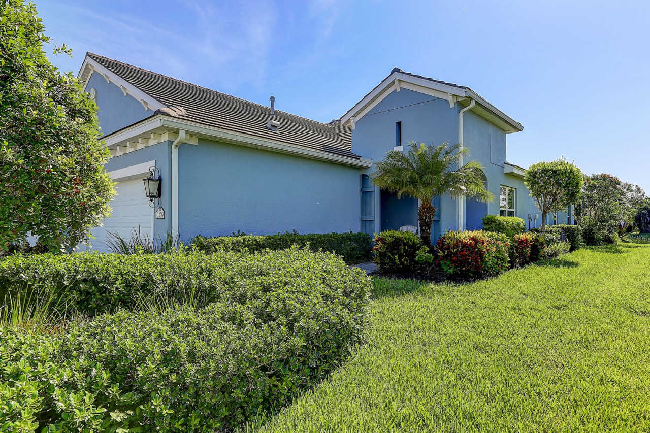 For Rent: Your Paradise Getaway in Lakewood Ranch!