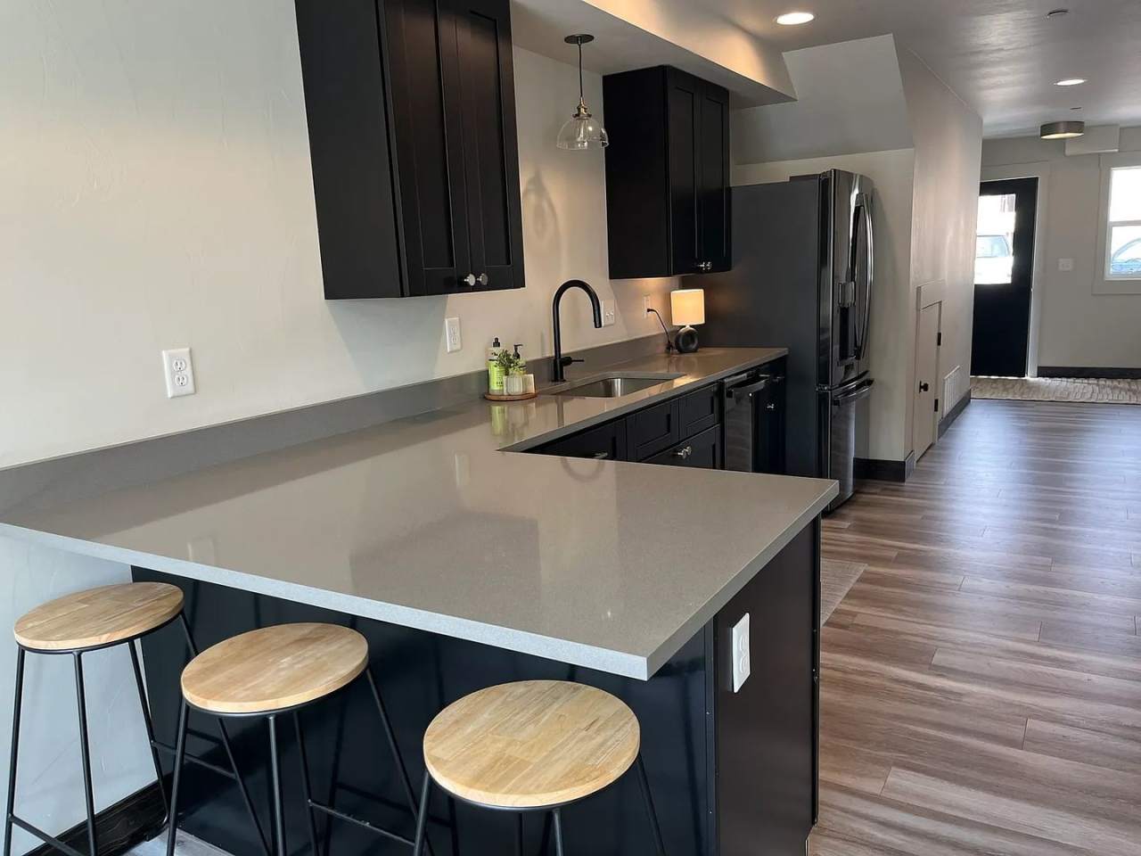 Whitefish townhouse for rent! 3 bed 2.5 bath 1 car attached garage. Walking distance to downtown Whitefish!