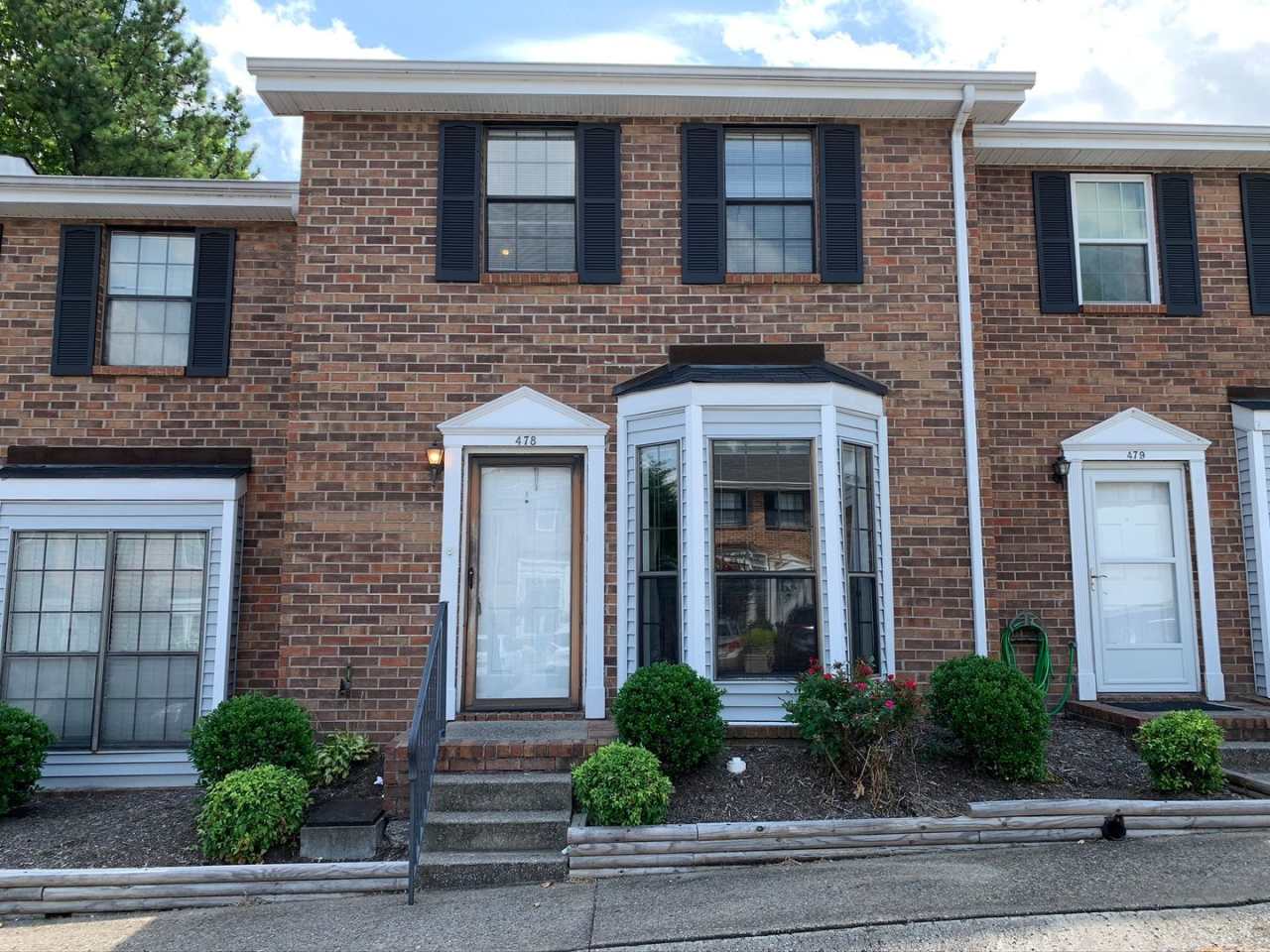 Renovated 2 Bedroom, 1.5 Bath Townhouse