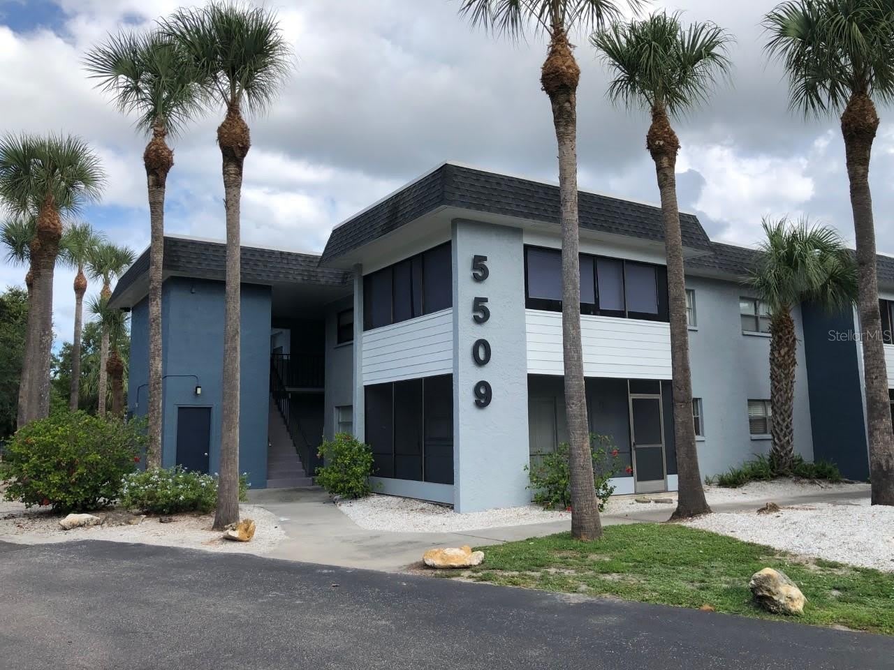 5509 FOUNTAIN LAKE CIRCLE