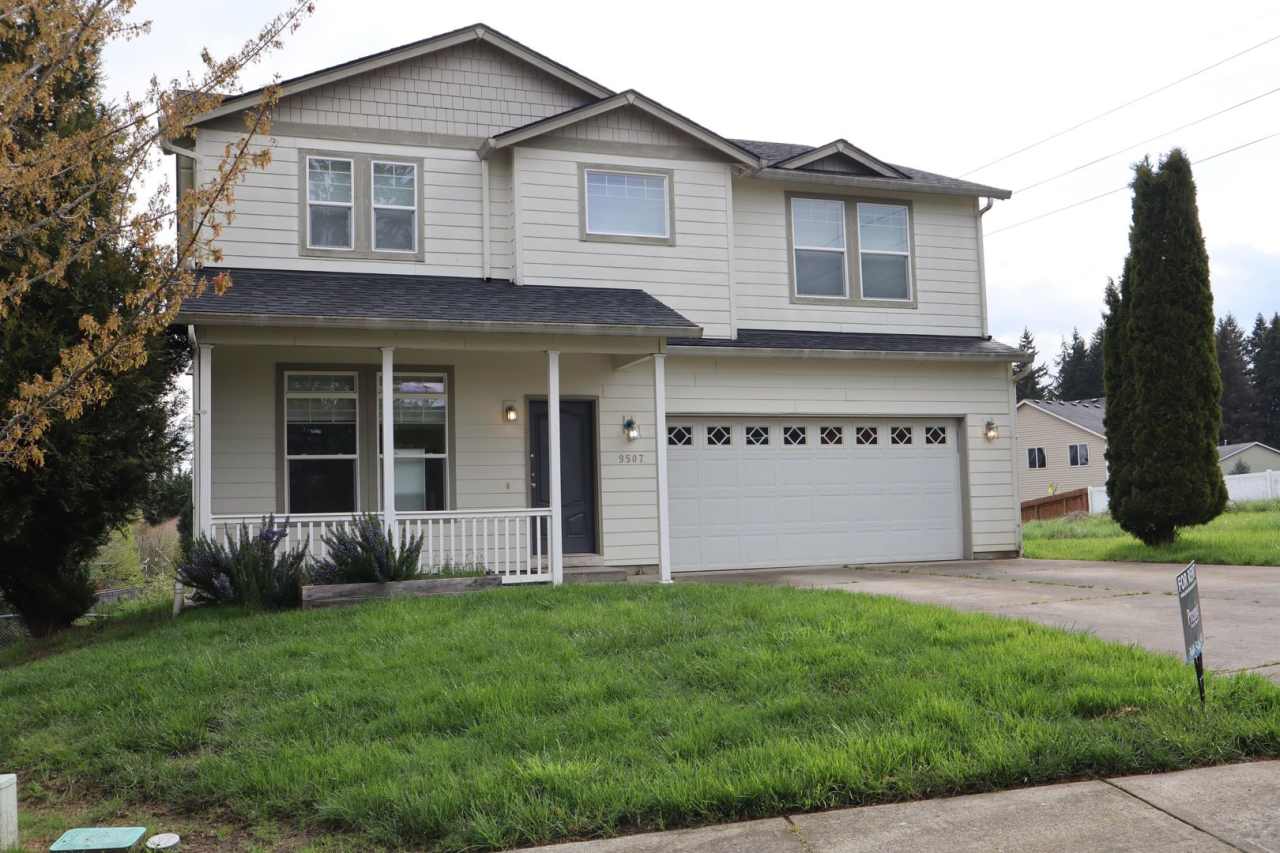 Beautifully Updated Avalon Hills 2 Story Home for Lease - 9507 NE 39th Ave