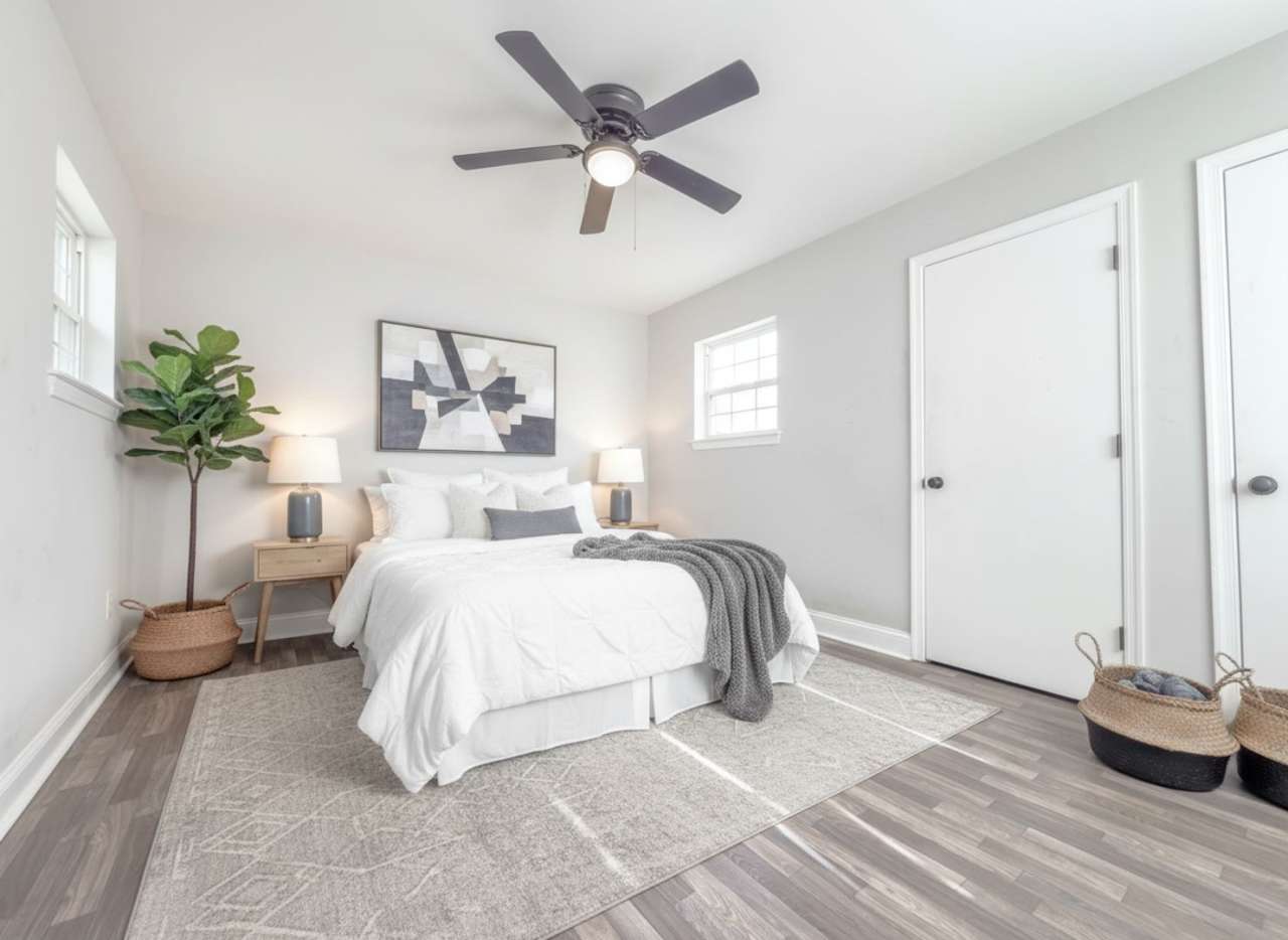 2BR Townhome in West Ashley – Prime Location  Fresh Updates!