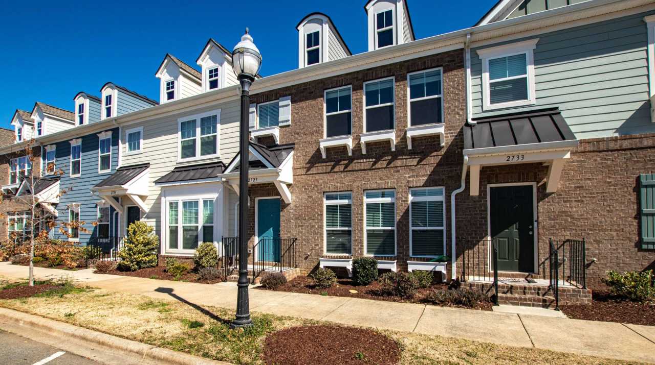 BEAUTIFUL 3 Bedroom Townhome Bonterra Village AVAILABLE NOW