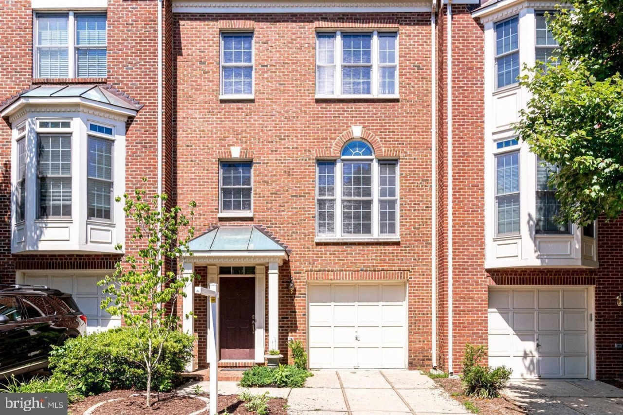 4038 HEATHERSTONE COURT