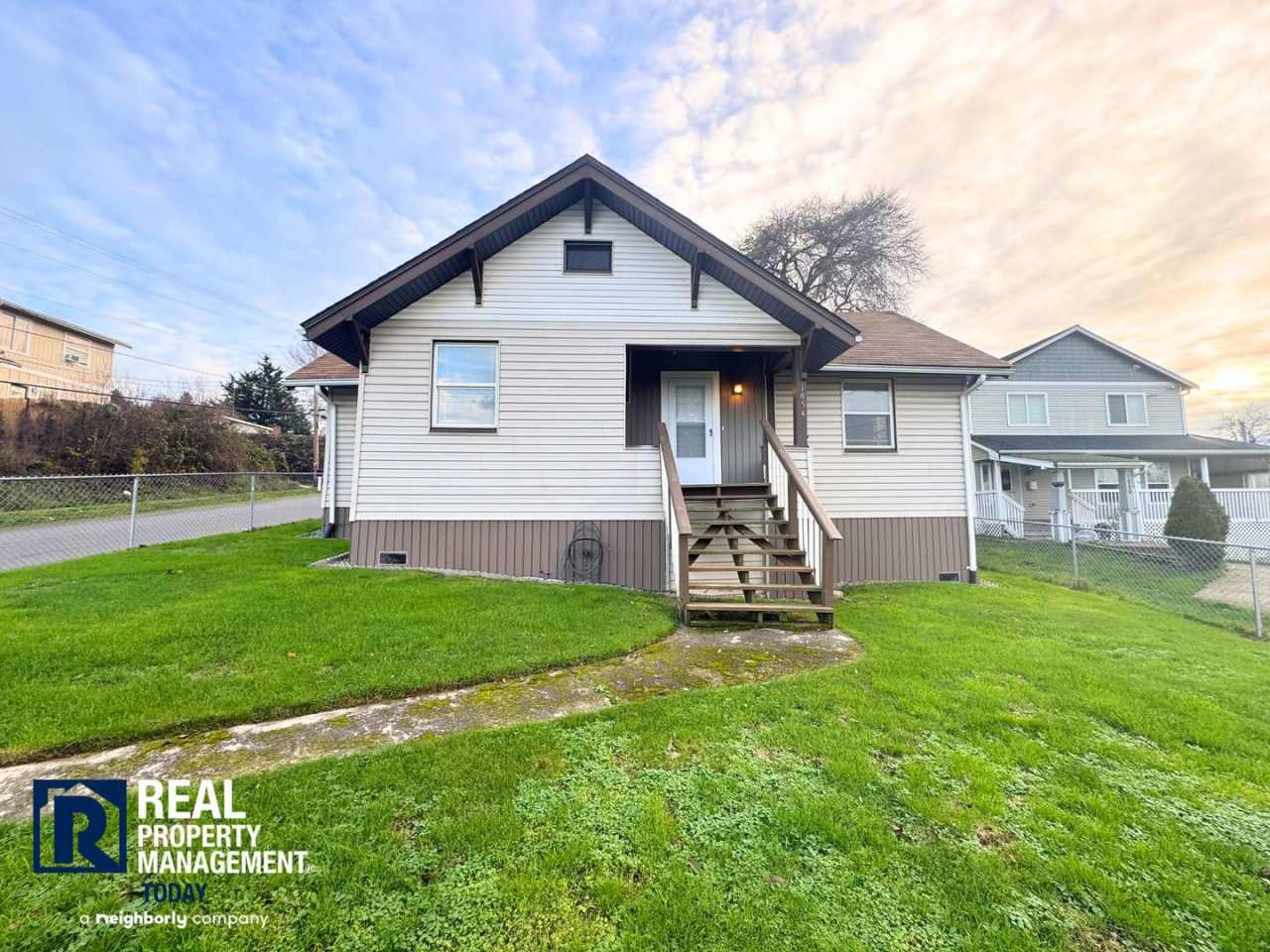 Charming 2 Bedroom with Bonus Loft!