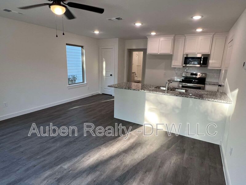 2430 South Fannin Avenue