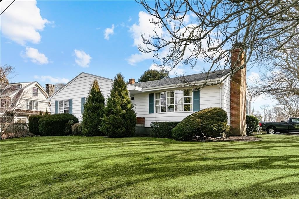 214 Coggeshall Avenue