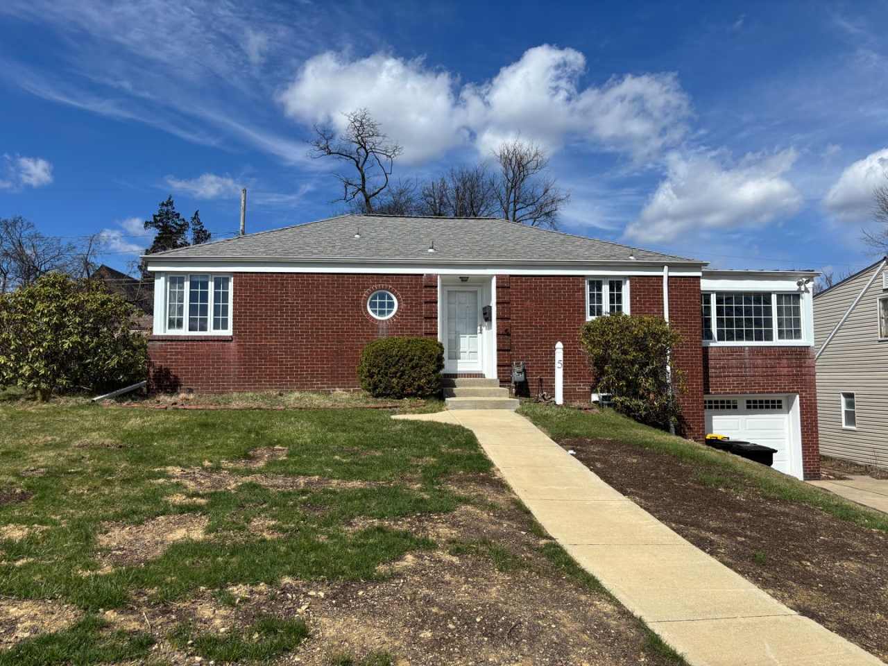 Spacious Home in Bethel Park!