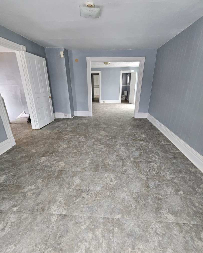 upper 4-bedroom unit east side