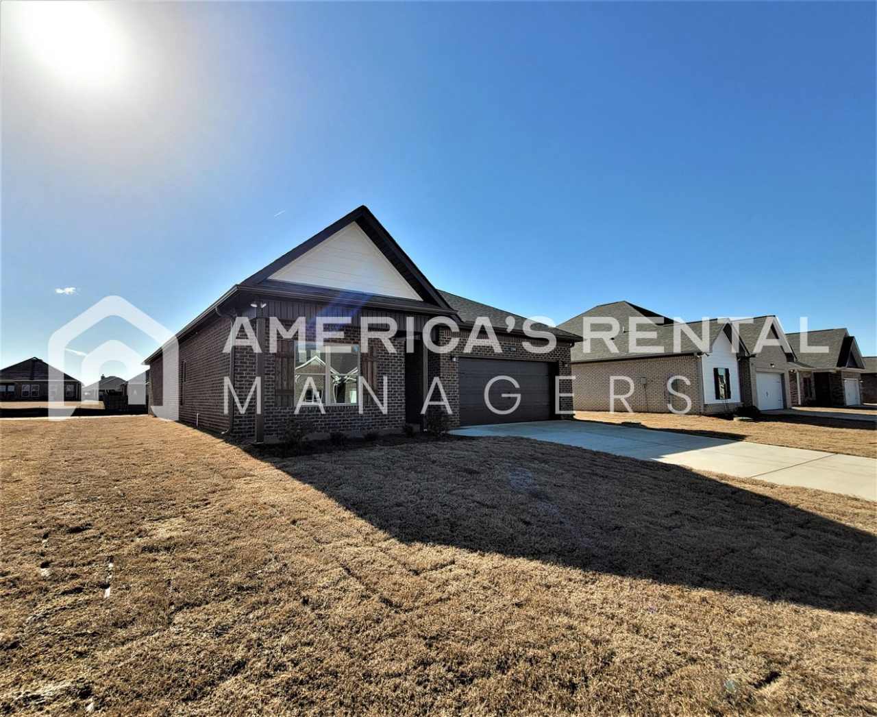 Home for Rent in Meridianville, AL!!! Available to View Now!!! Sign a 13 Month Lease by 12/15/25 to receive HALF-OFF ONE MONTH'S RENT!!