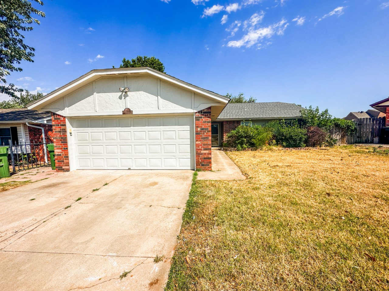 Great 3 Bed  2 Bath Home in Yukon!