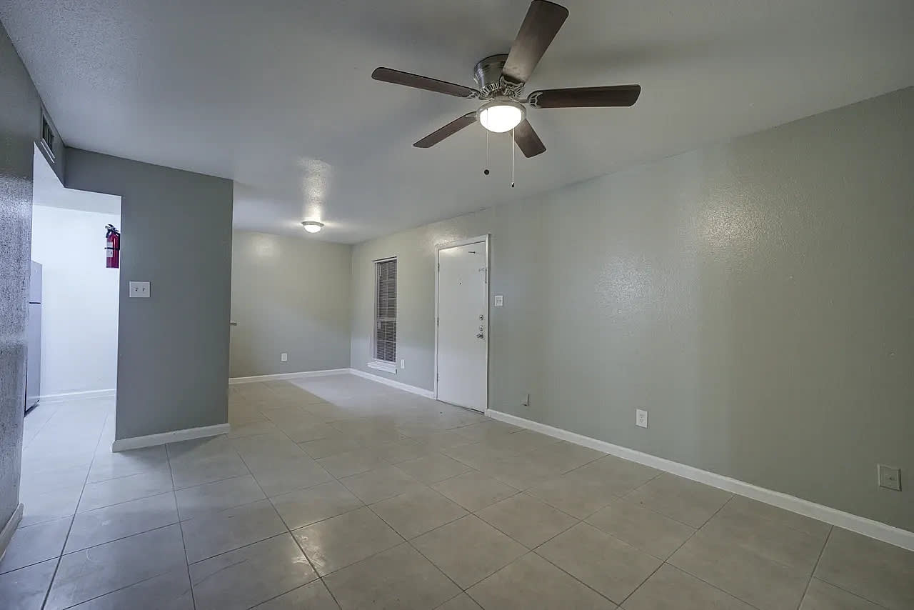 Ashford Crescent Oaks