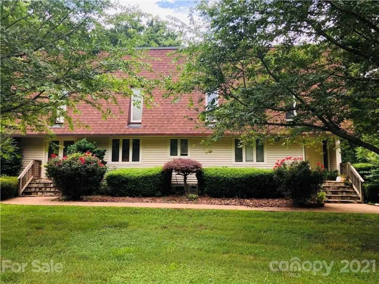 Room in 7 Bedroom Home at Ranson Rd