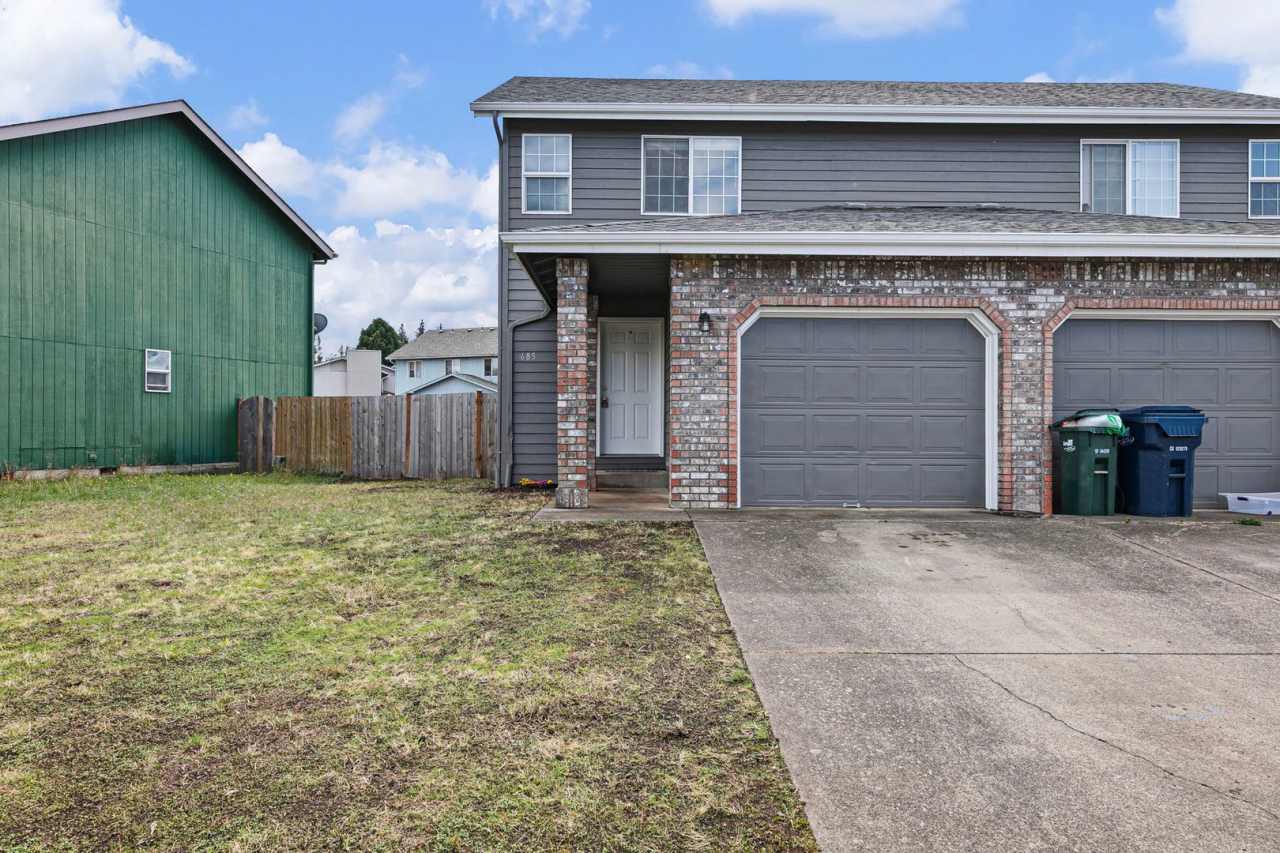 Fantastic 3-Bedroom, 1.5-Bath Duplex With landscaping Included!