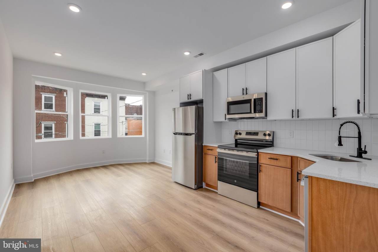 511 W YORK Street unit: 2