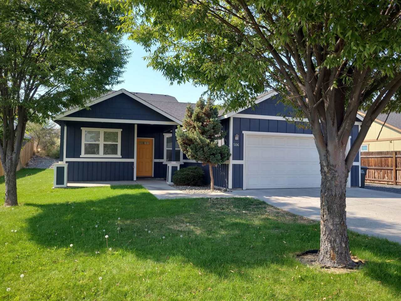 Christmas Special - FREE DECEMBER RENT - Garage  All Appliances