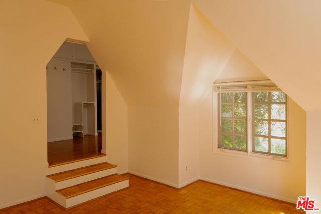 2829 Beachwood Drive