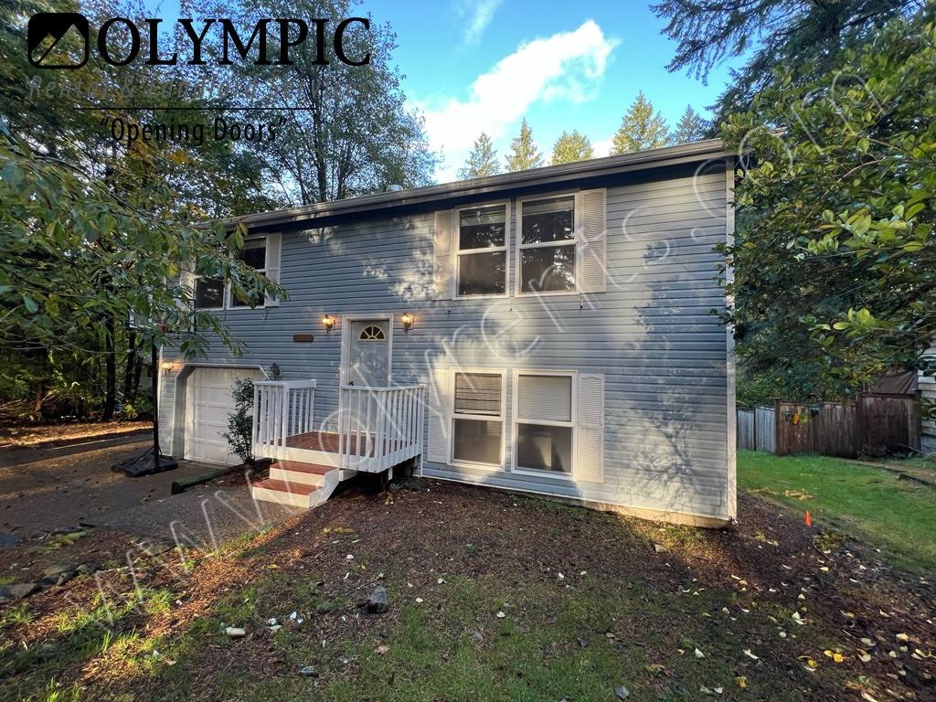 8418 Kittiwake Ct SE